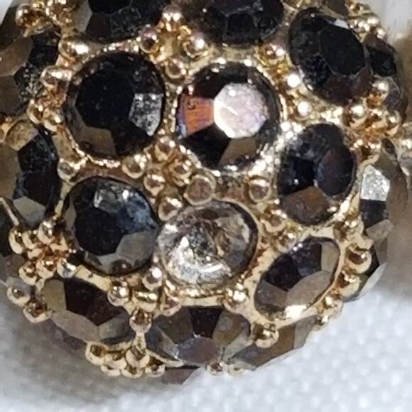 faux pearl bracelet stretch w/ rhinestone paved goldtone bead (onestone missing) - Picture 5 of 5